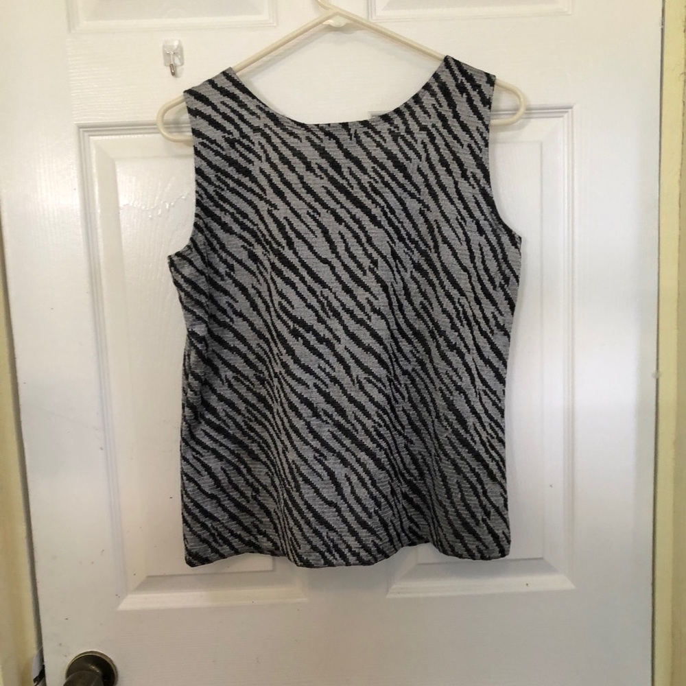 Tank top Chico’s sz 2 (L) black silver animal